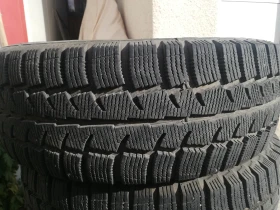 Гуми Зимни 215/65R16, снимка 2 - Гуми и джанти - 52771189