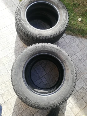 Гуми Зимни 215/65R16, снимка 6 - Гуми и джанти - 52771189