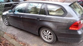     BMW 320 2.0TDi-NAVI-ITALIA