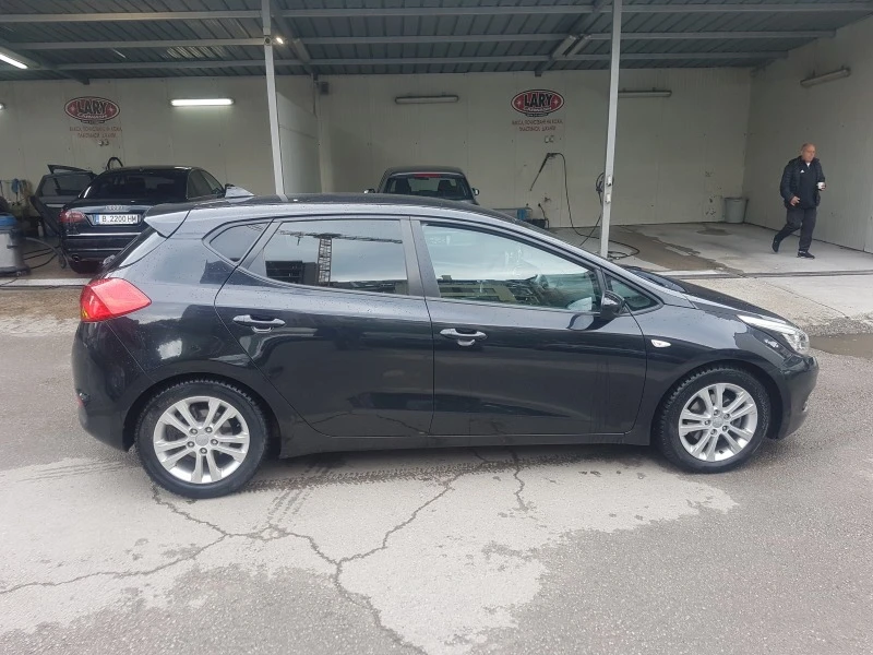 Kia Ceed 1.4I GAZ, снимка 4 - Автомобили и джипове - 45943371