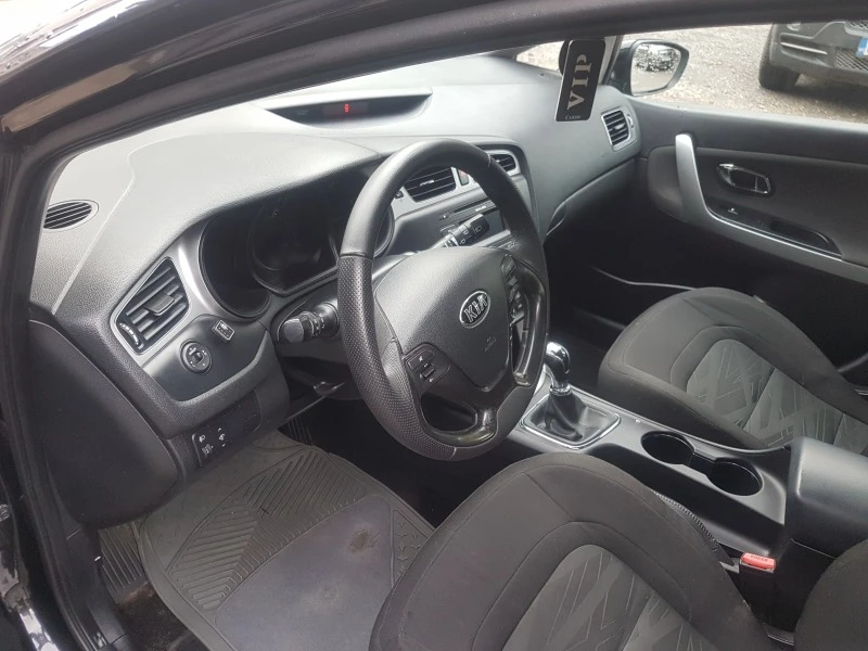 Kia Ceed 1.4I GAZ, снимка 13 - Автомобили и джипове - 45943371