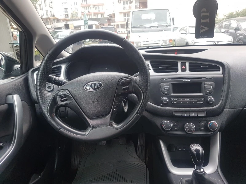 Kia Ceed 1.4I GAZ, снимка 9 - Автомобили и джипове - 45943371