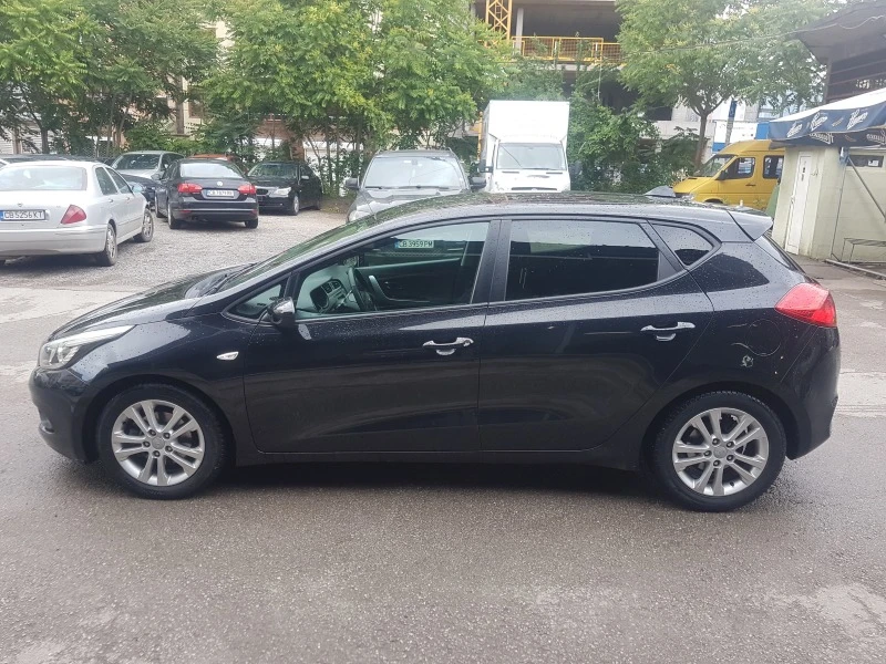 Kia Ceed 1.4I GAZ, снимка 2 - Автомобили и джипове - 45943371