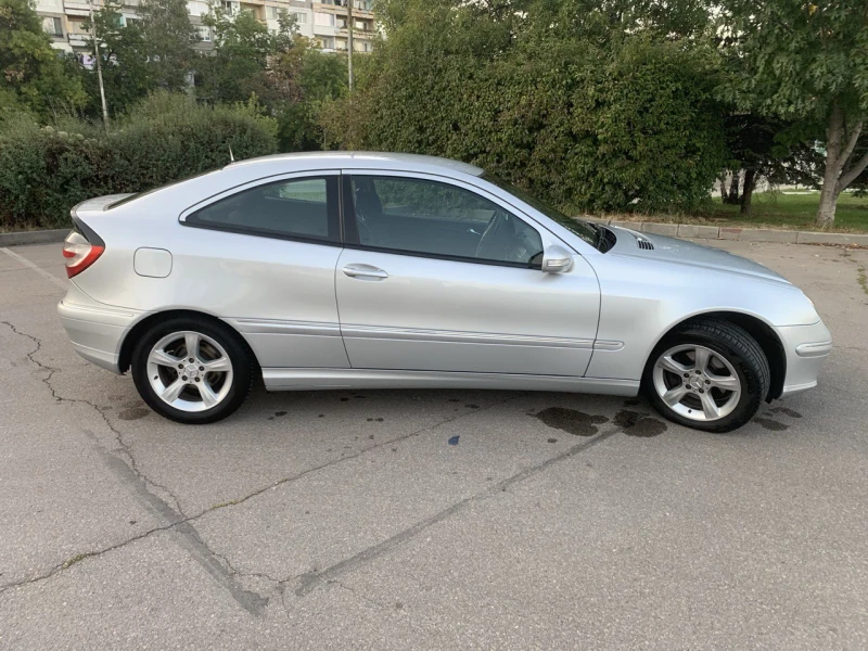 Mercedes-Benz C 220, снимка 3 - Автомобили и джипове - 47531188