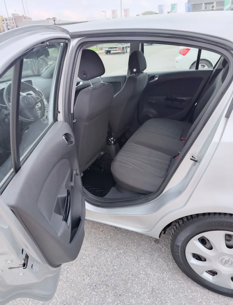 Opel Corsa 1.3 cdti, снимка 10 - Автомобили и джипове - 47855119