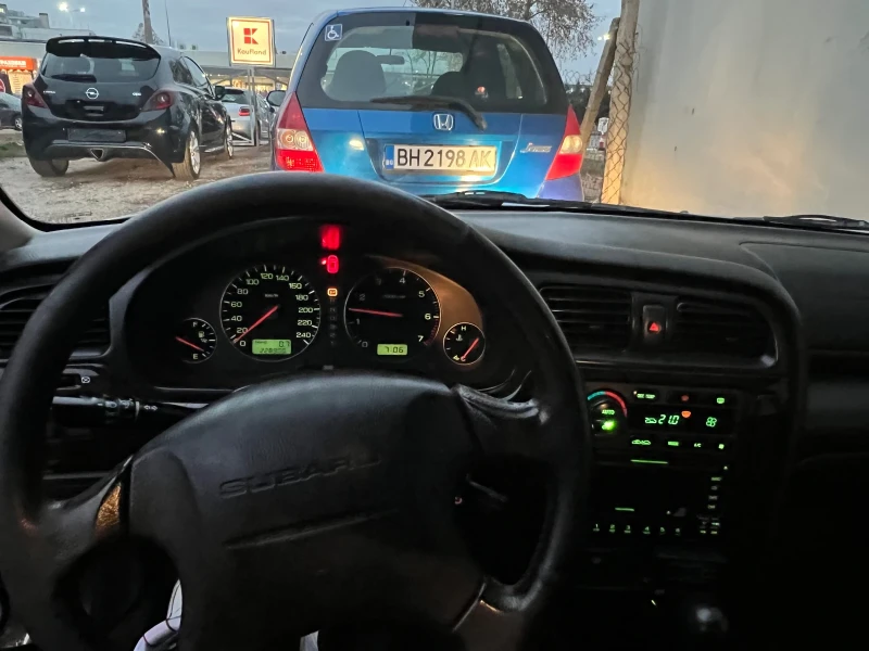 Subaru Legacy 2.5 i limited Swiss, снимка 6 - Автомобили и джипове - 48116836