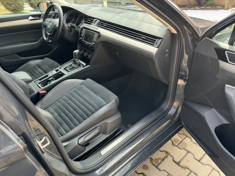 VW Passat 2.0TDI/190/Highline/Distronic/Camera/NardoGrey, снимка 10 - Автомобили и джипове - 49275519