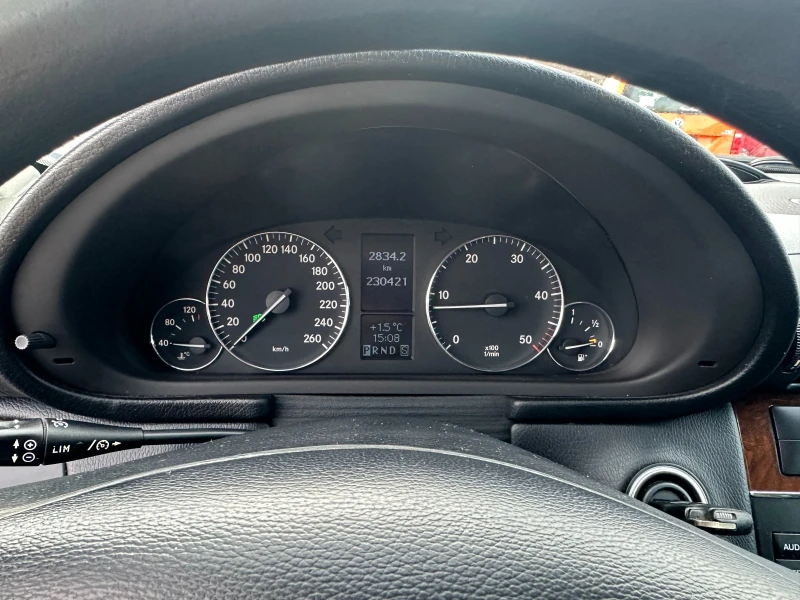 Mercedes-Benz C 220 150к.с automat, снимка 13 - Автомобили и джипове - 53034409