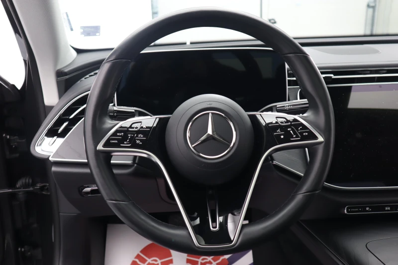 Mercedes-Benz E 200 AVANTGARDE / DISTRONIC / LANE ASSIST /, снимка 14 - Автомобили и джипове - 53232296