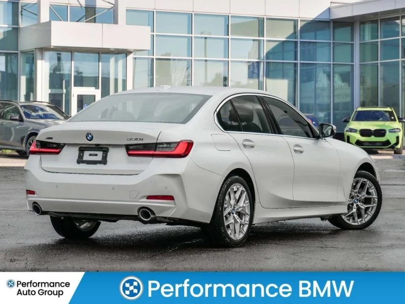 BMW 330 BMW Certified* xDrive * CARFAX * , снимка 9 - Автомобили и джипове - 53338919
