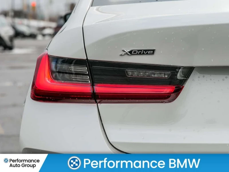 BMW 330 BMW Certified* xDrive * CARFAX * , снимка 15 - Автомобили и джипове - 53338919