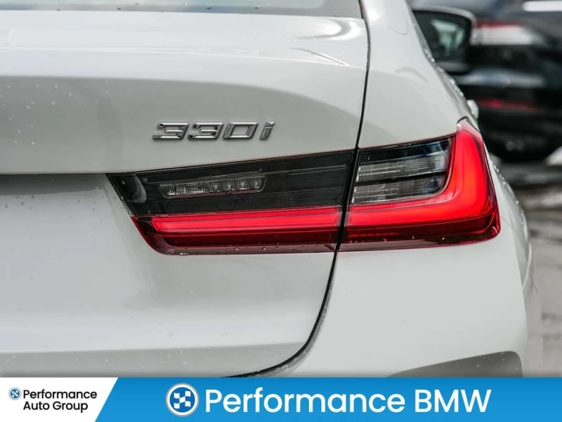 BMW 330 BMW Certified* xDrive * CARFAX * , снимка 16 - Автомобили и джипове - 53338919