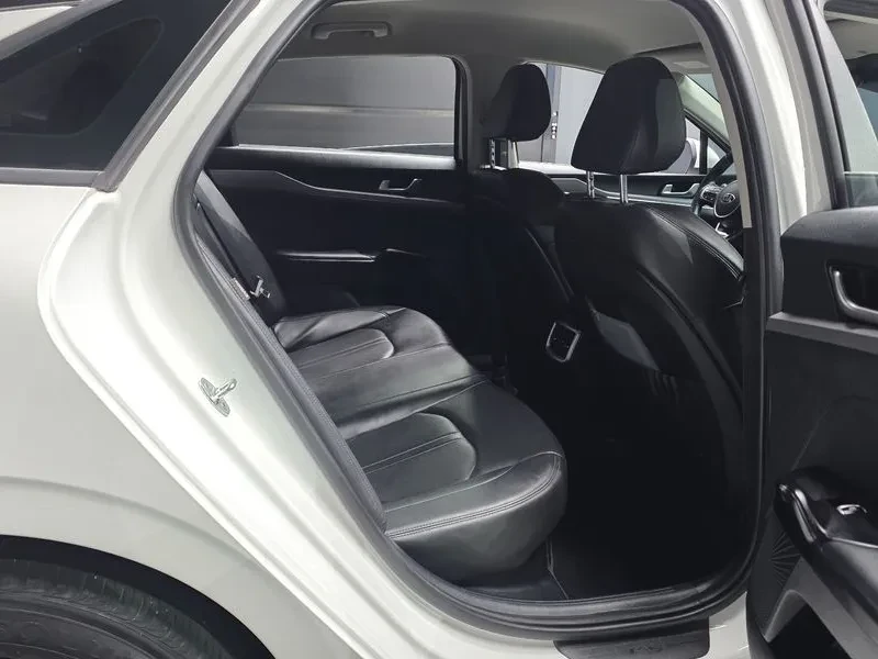 Kia K5 2.0 Hybrid Prestige - САМО 30% АВАНС!, снимка 12 - Автомобили и джипове - 55991735