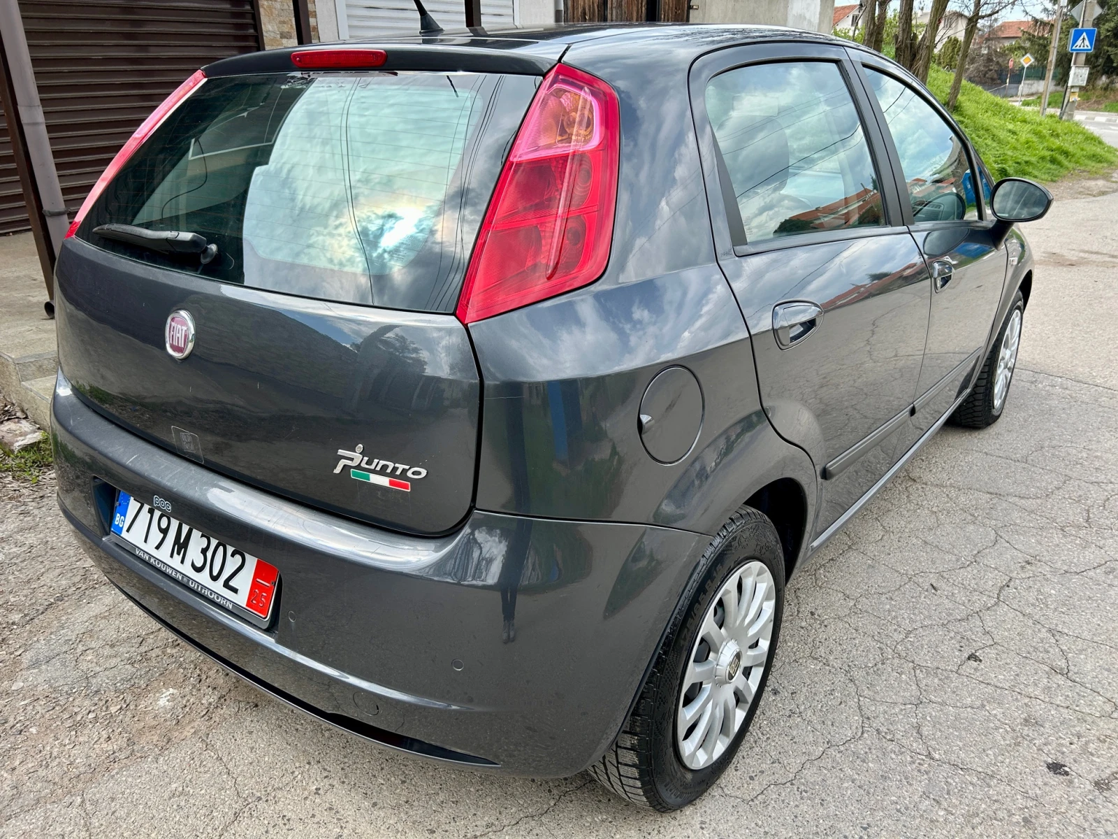 Fiat Punto Grande 1.4i-Автоматик - изображение 4