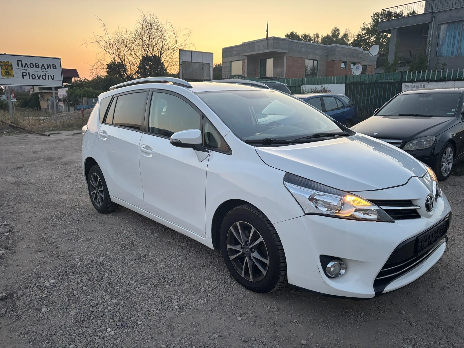 Toyota Verso 2.0 D4D - изображение 2