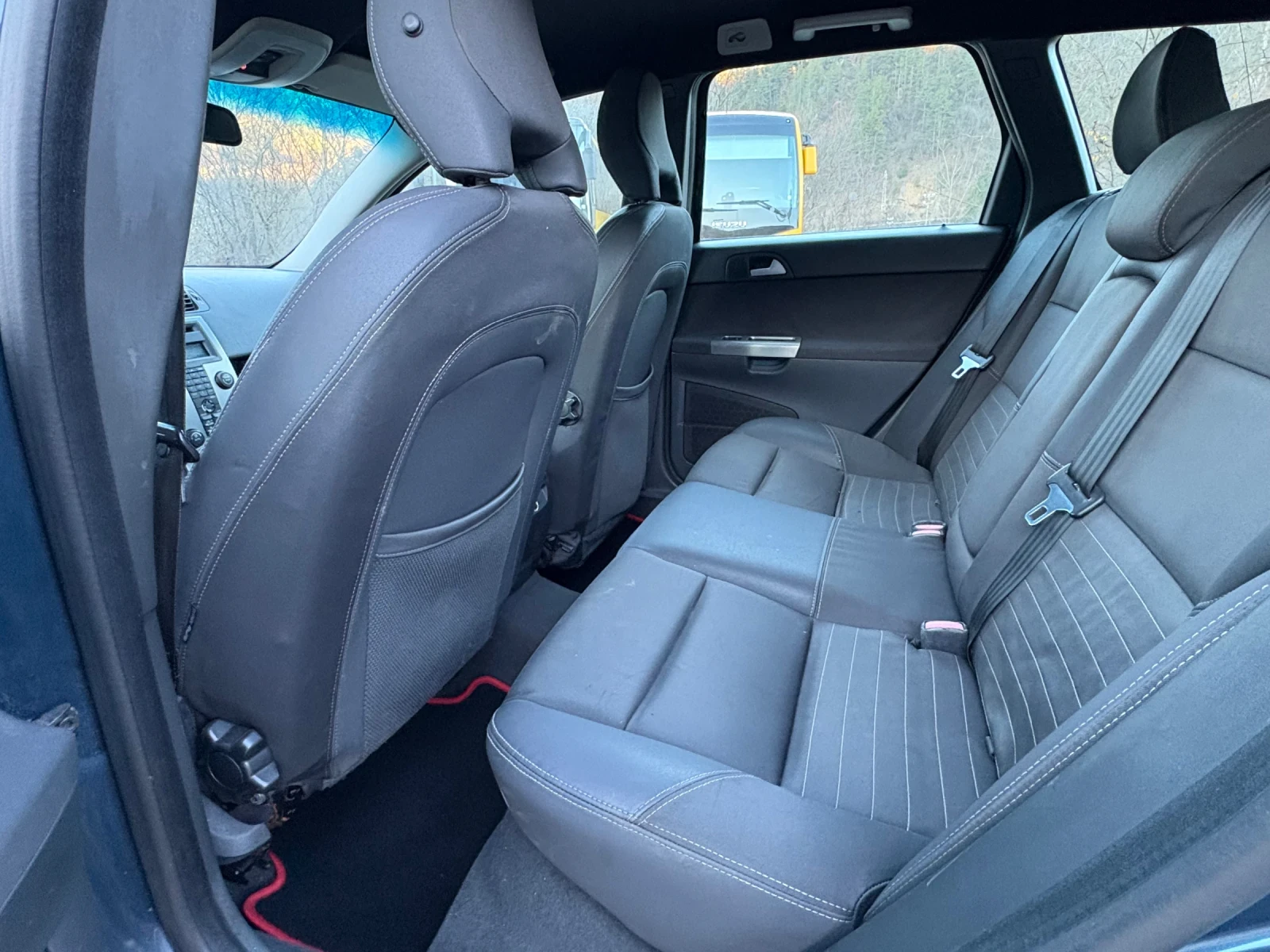 Volvo V50  - изображение 6