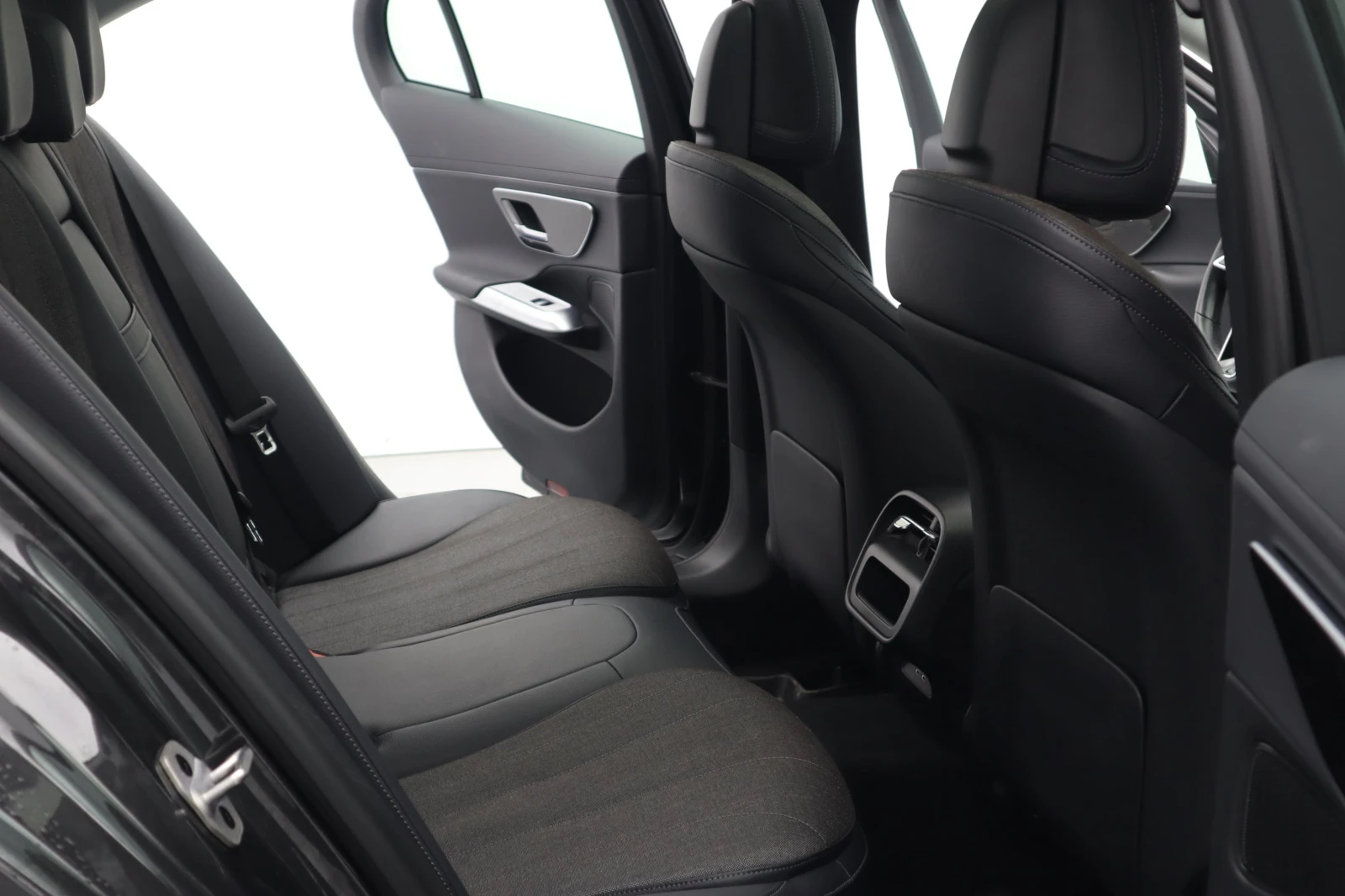 Mercedes-Benz E 200 AVANTGARDE / DISTRONIC / LANE ASSIST / | Mobile.bg � ����������� 12