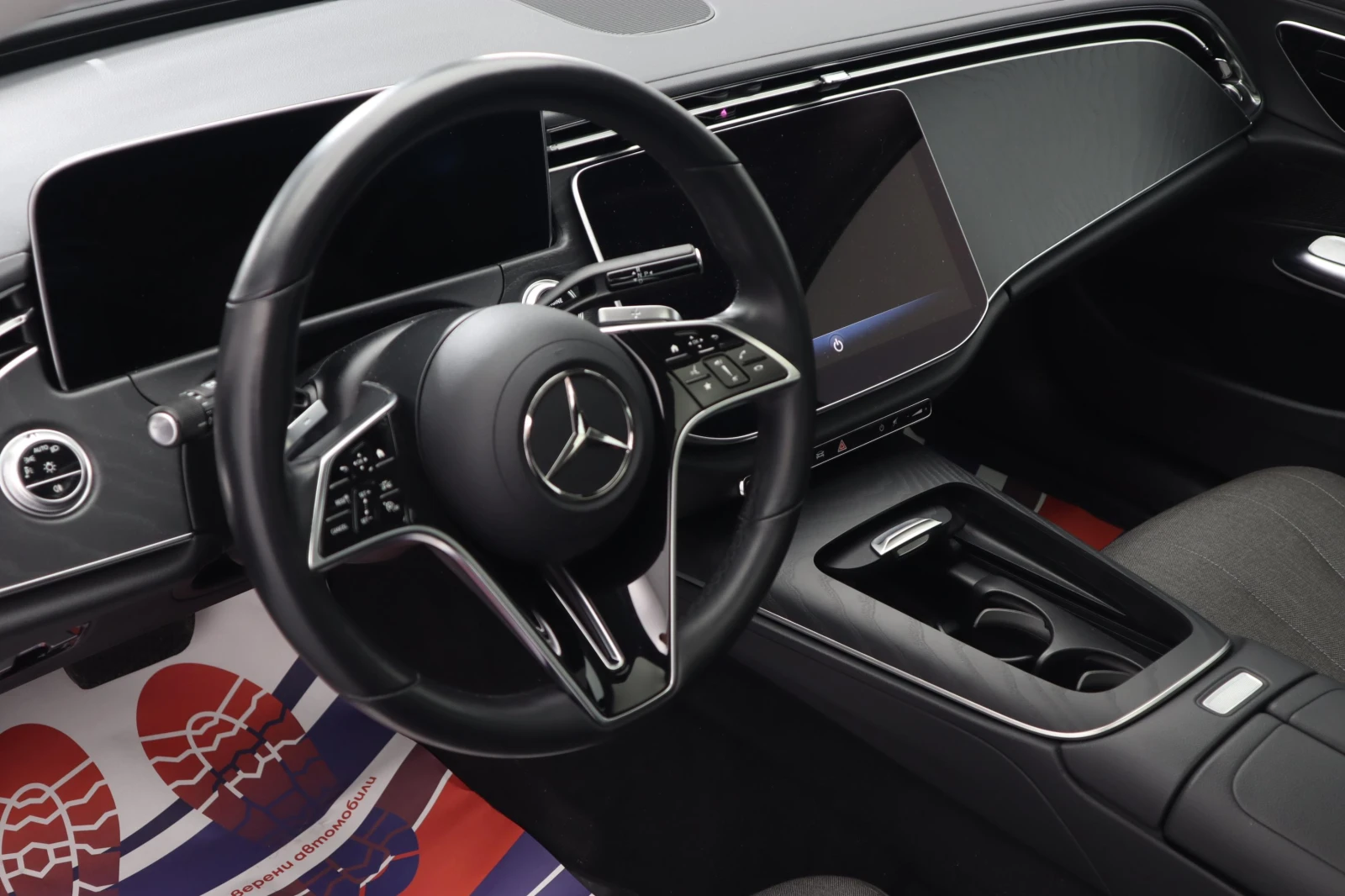 Mercedes-Benz E 200 AVANTGARDE / DISTRONIC / LANE ASSIST / - изображение 9