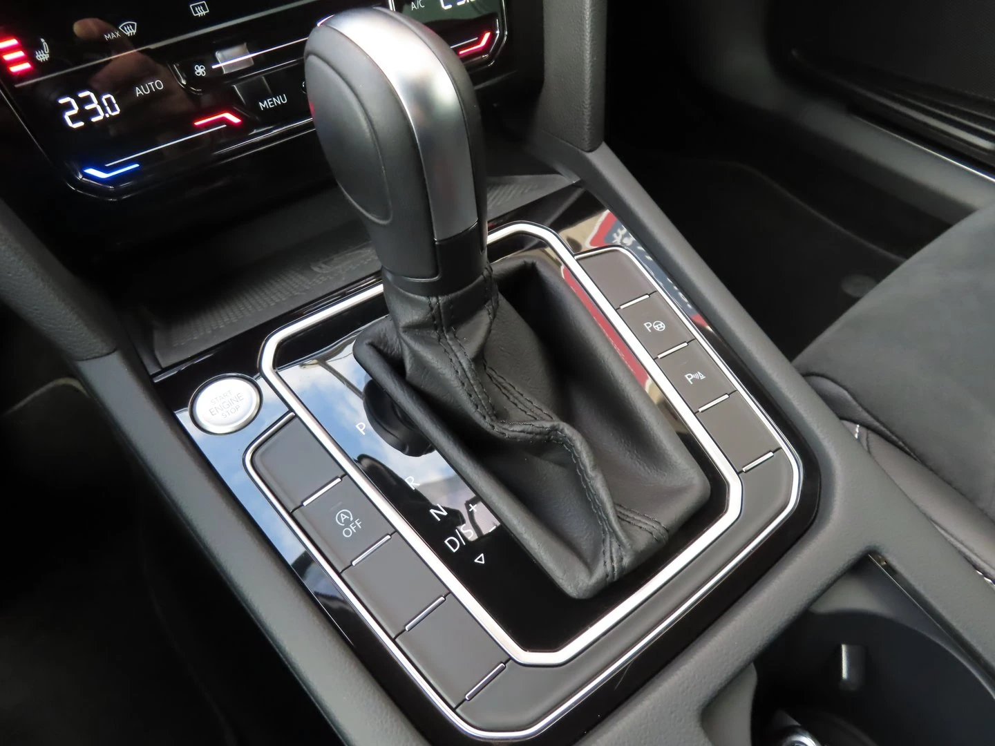 VW Passat Elegance 2.0 TDI SCR DSG | Mobile.bg � ����������� 10