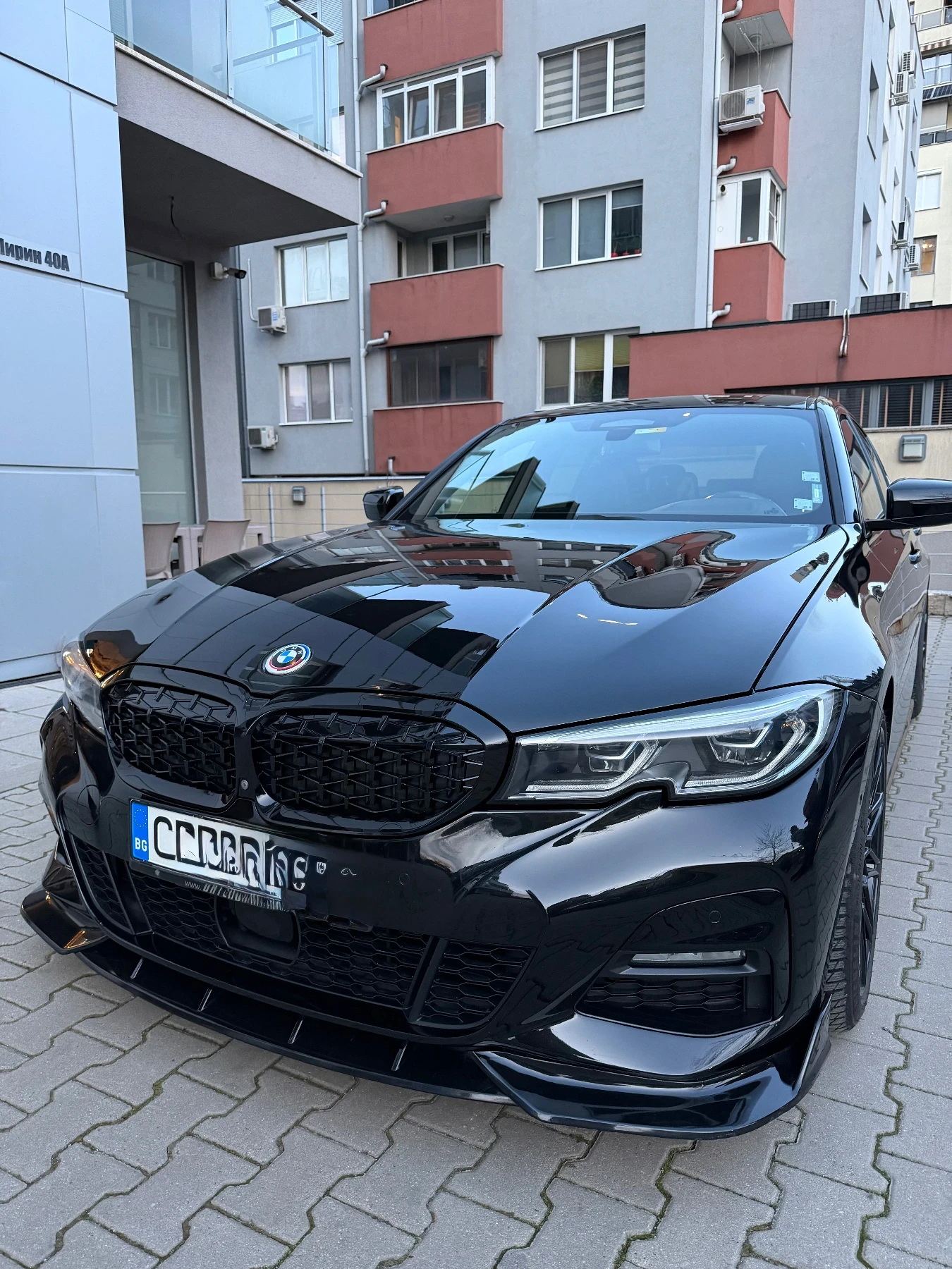BMW 330 Full M Performance, LASER, HEAD UP, 360 camera , снимка 17 - Автомобили и джипове - 53751239