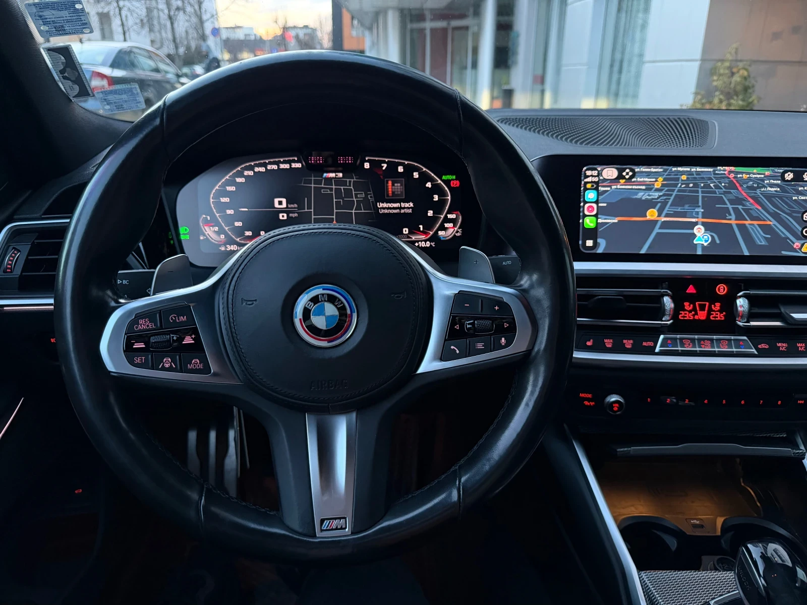 BMW 330 Full M Performance, LASER, HEAD UP, 360 camera , снимка 11 - Автомобили и джипове - 53751239