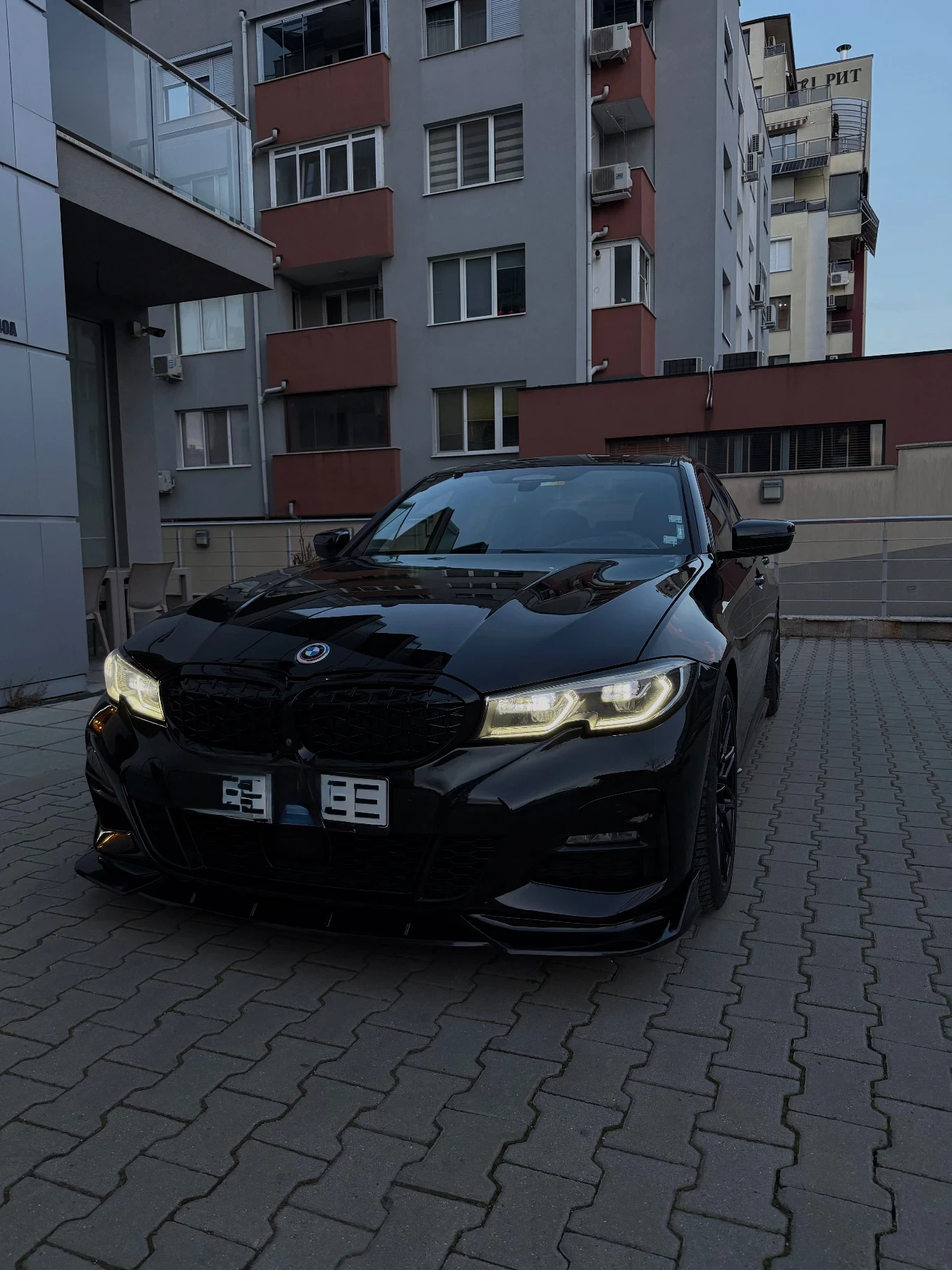 BMW 330 Full M Performance, LASER, HEAD UP, 360 camera  - изображение 3