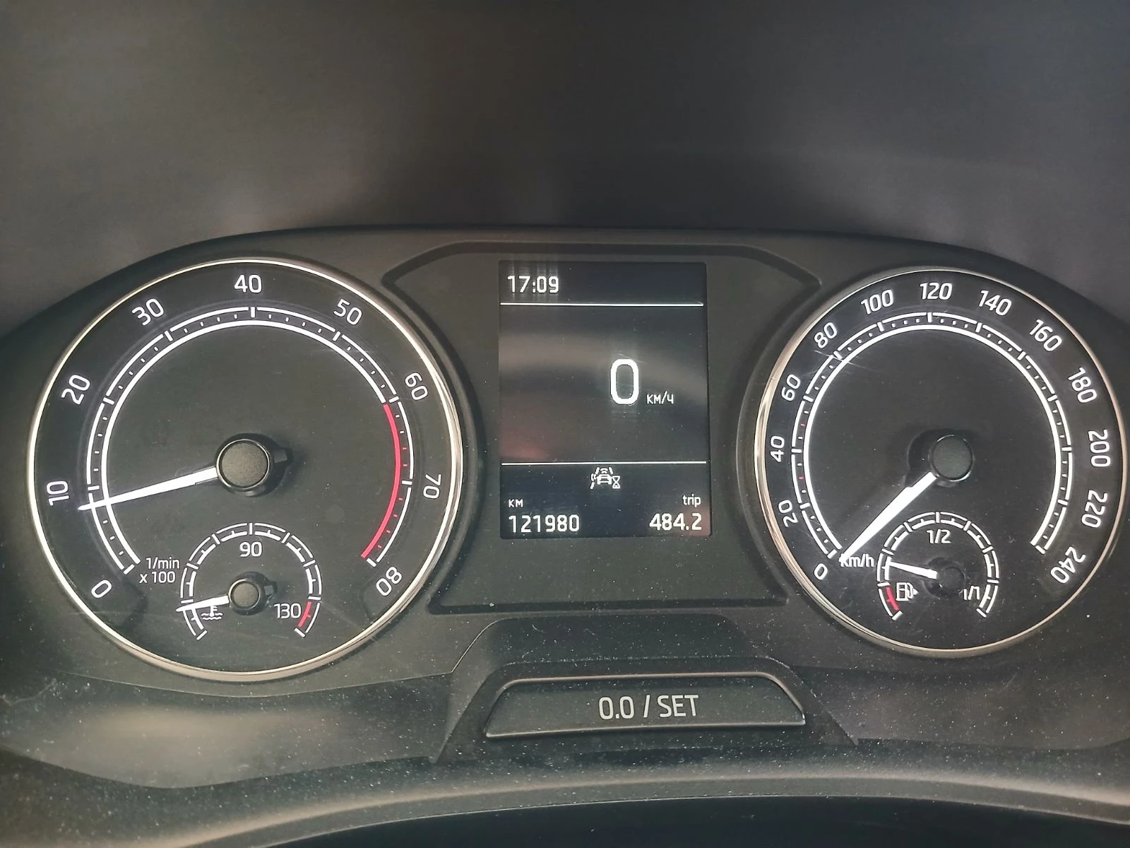 Skoda Fabia  Ambiton 1, 0 MPI/65 к.с./LPG, снимка 9 - Автомобили и джипове - 53877600