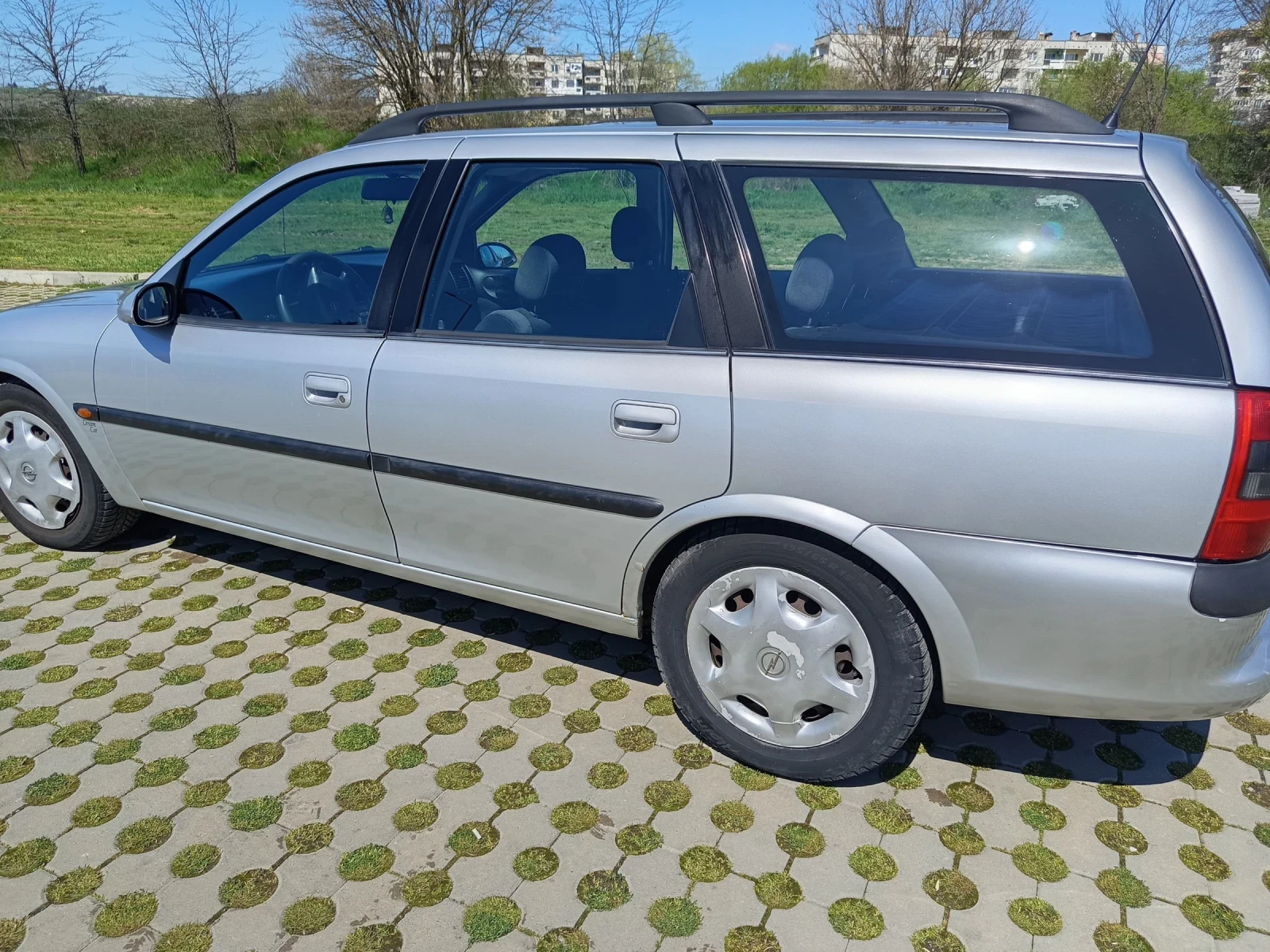Opel Vectra B, снимка 3 - Автомобили и джипове - 54123356
