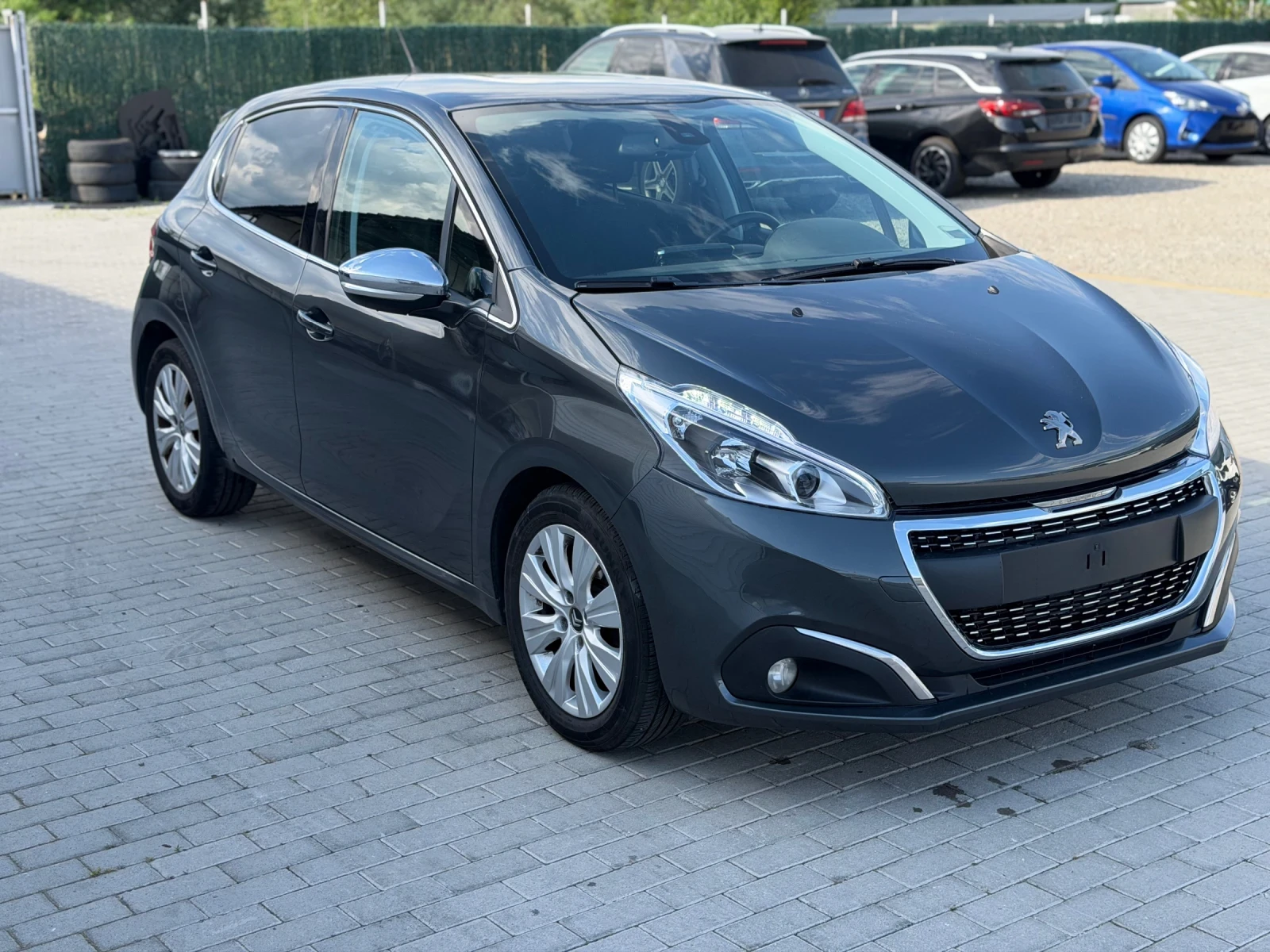 Peugeot 208 1.6d/100hp/NAVI/CAMERA/