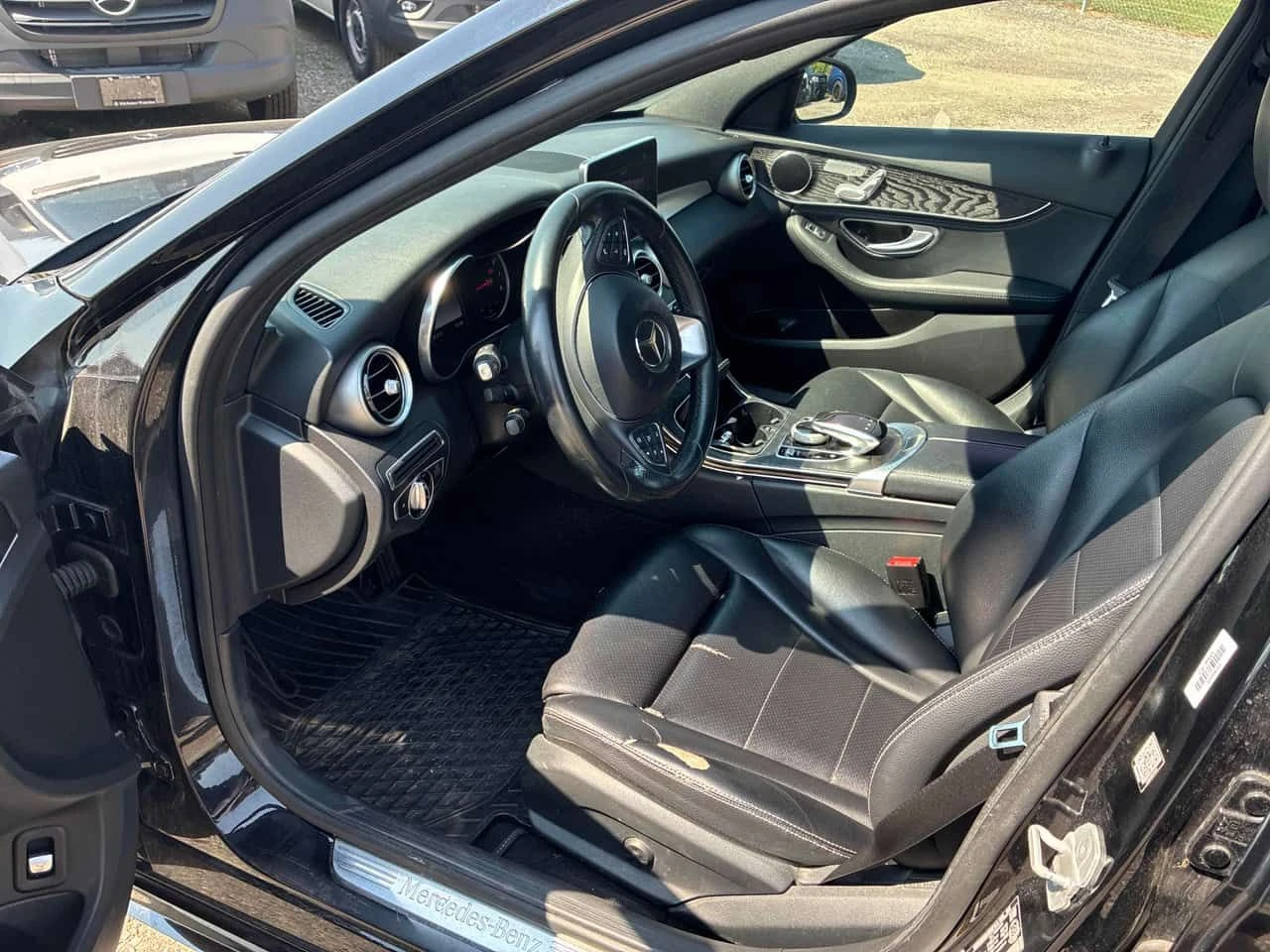 Mercedes-Benz C 300 * CARFAX * ЦЕНА ДО БГ, снимка 6 - Автомобили и джипове - 55314985