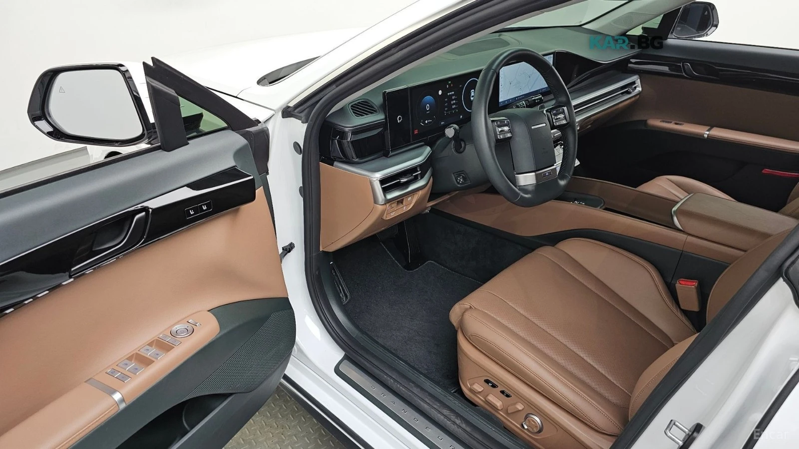 Hyundai Grandeur 2.5/EXCLUSIVE/DRIVE-ASSITS/MASSAGE, снимка 5 - Автомобили и джипове - 55726046
