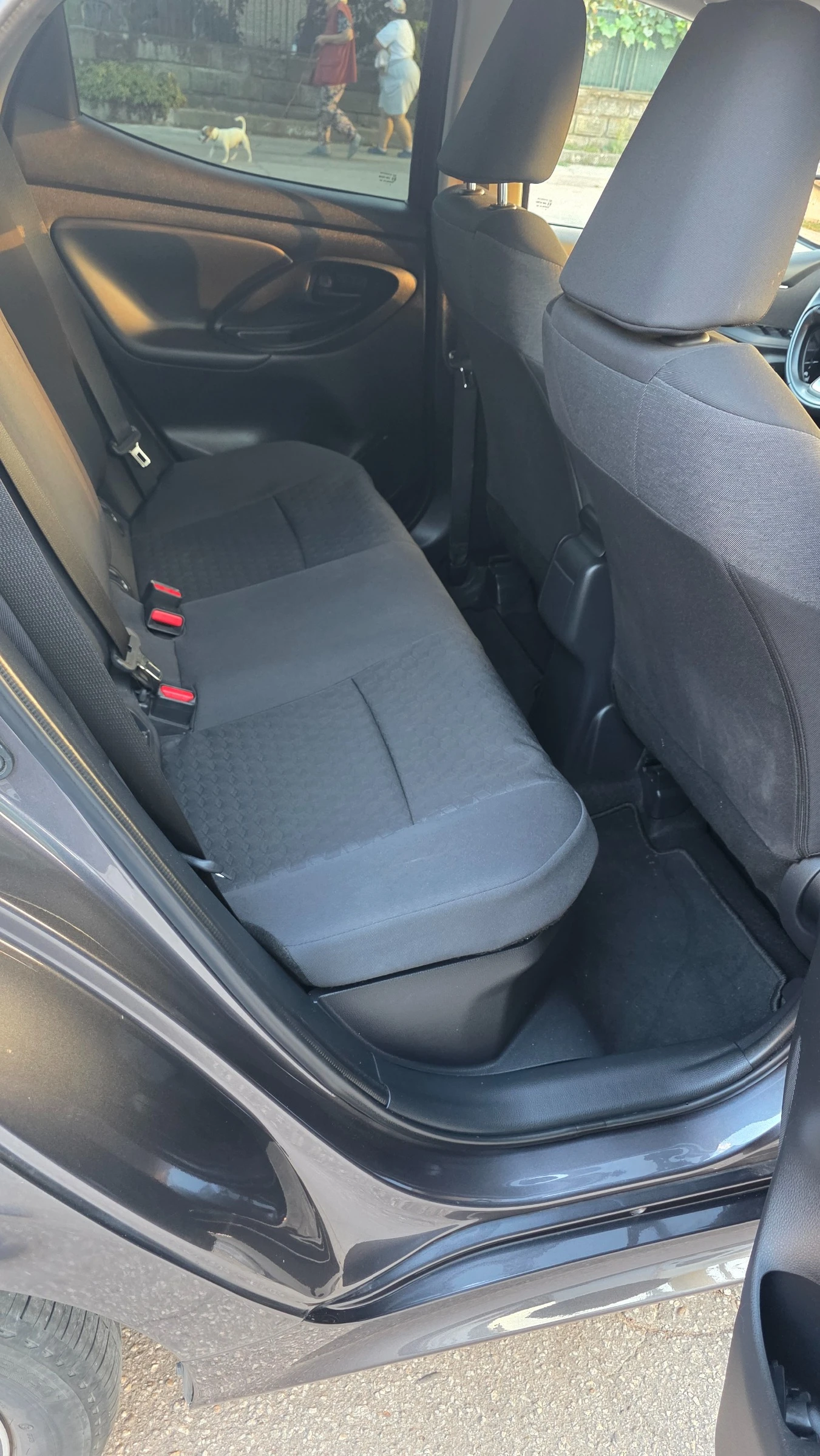Toyota Yaris 1.5 HIBRID "TEAM-D", снимка 15 - Автомобили и джипове - 56078609