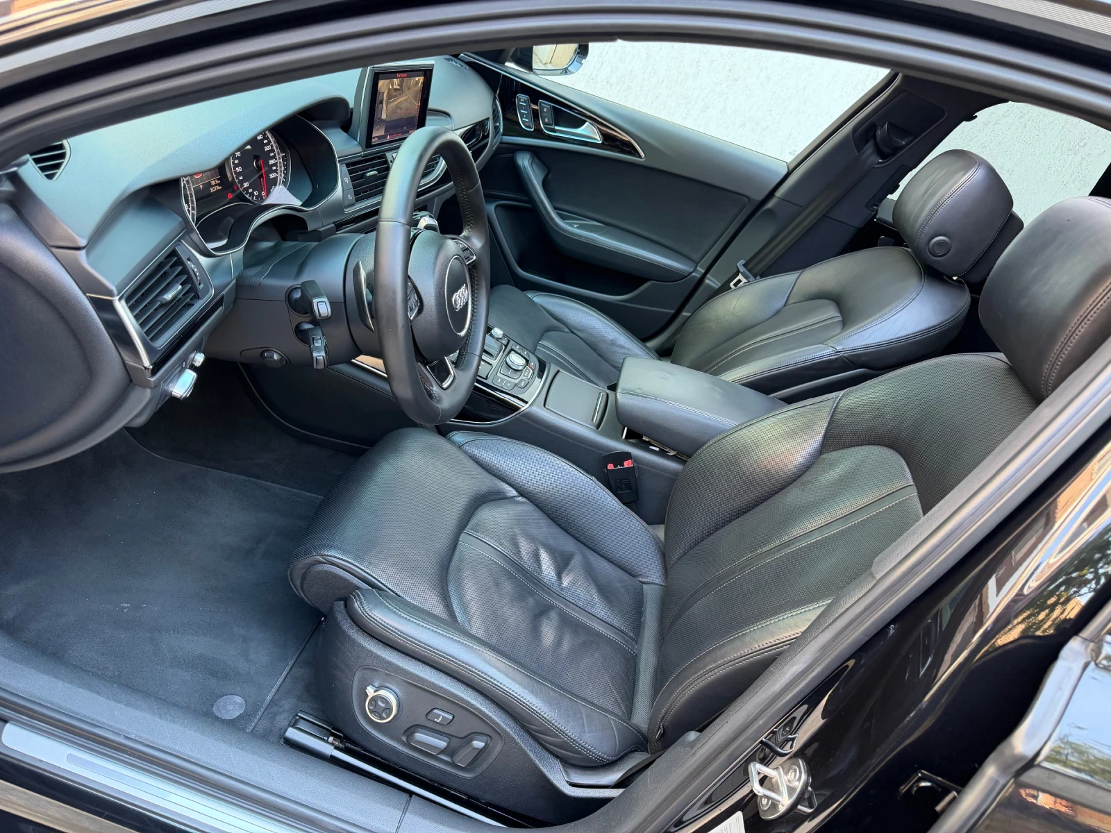 Audi A6 3.0BiTDI/8ZF/S-Line/Pano/Обдух/Масаж/Distronic/HUD, снимка 9 - Автомобили и джипове - 56151908