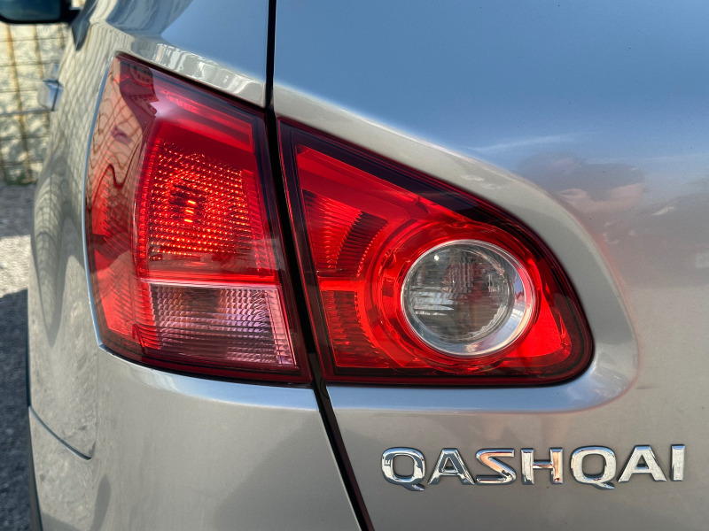 Nissan Qashqai 2.0i/ГАЗОВ ИНЖЕКЦИОН/ОБСЛУЖЕН, снимка 13 - Автомобили и джипове - 46434697