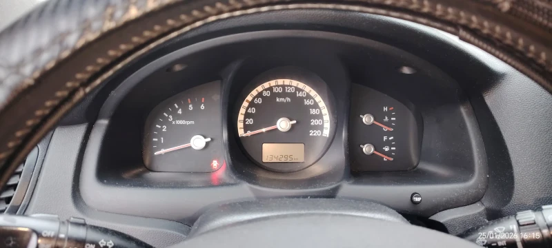 Kia Sportage, снимка 11 - Автомобили и джипове - 53237363