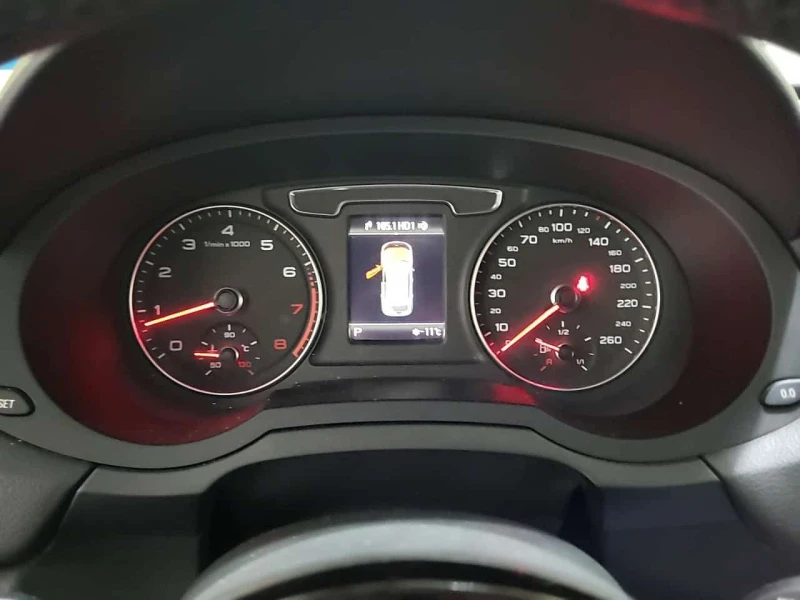 Audi Q3 PROGRESSIV /CARFAX/Кожа/Панорама/Кейлес/Подгрев, снимка 10 - Автомобили и джипове - 53570955