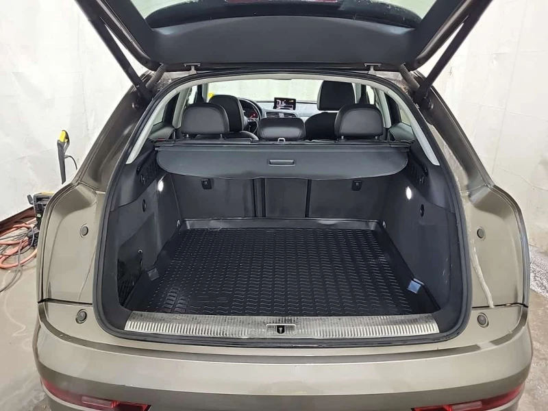 Audi Q3 PROGRESSIV /CARFAX/Кожа/Панорама/Кейлес/Подгрев, снимка 14 - Автомобили и джипове - 53570955