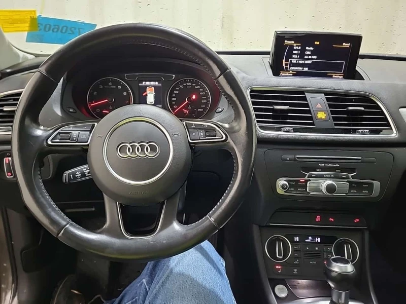 Audi Q3 PROGRESSIV /CARFAX/Кожа/Панорама/Кейлес/Подгрев, снимка 8 - Автомобили и джипове - 53570955