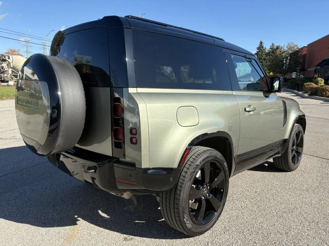 Land Rover Defender CARFAX * АВТО КРЕДИТ * ПРОГНОЗНА ЦЕНА ДО БГ * , снимка 4 - Автомобили и джипове - 54625453