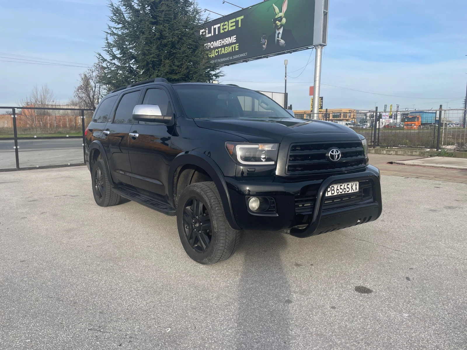 Toyota Sequoia  - изображение 6