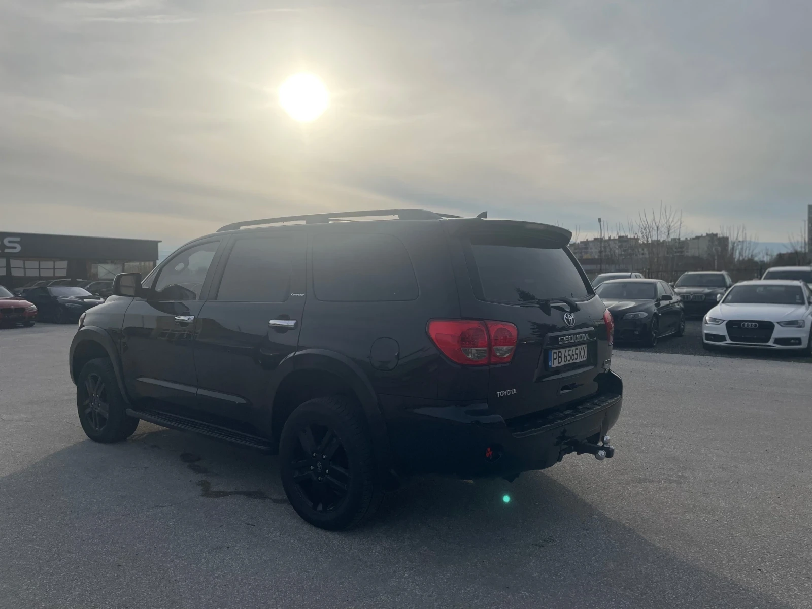 Toyota Sequoia  - изображение 5