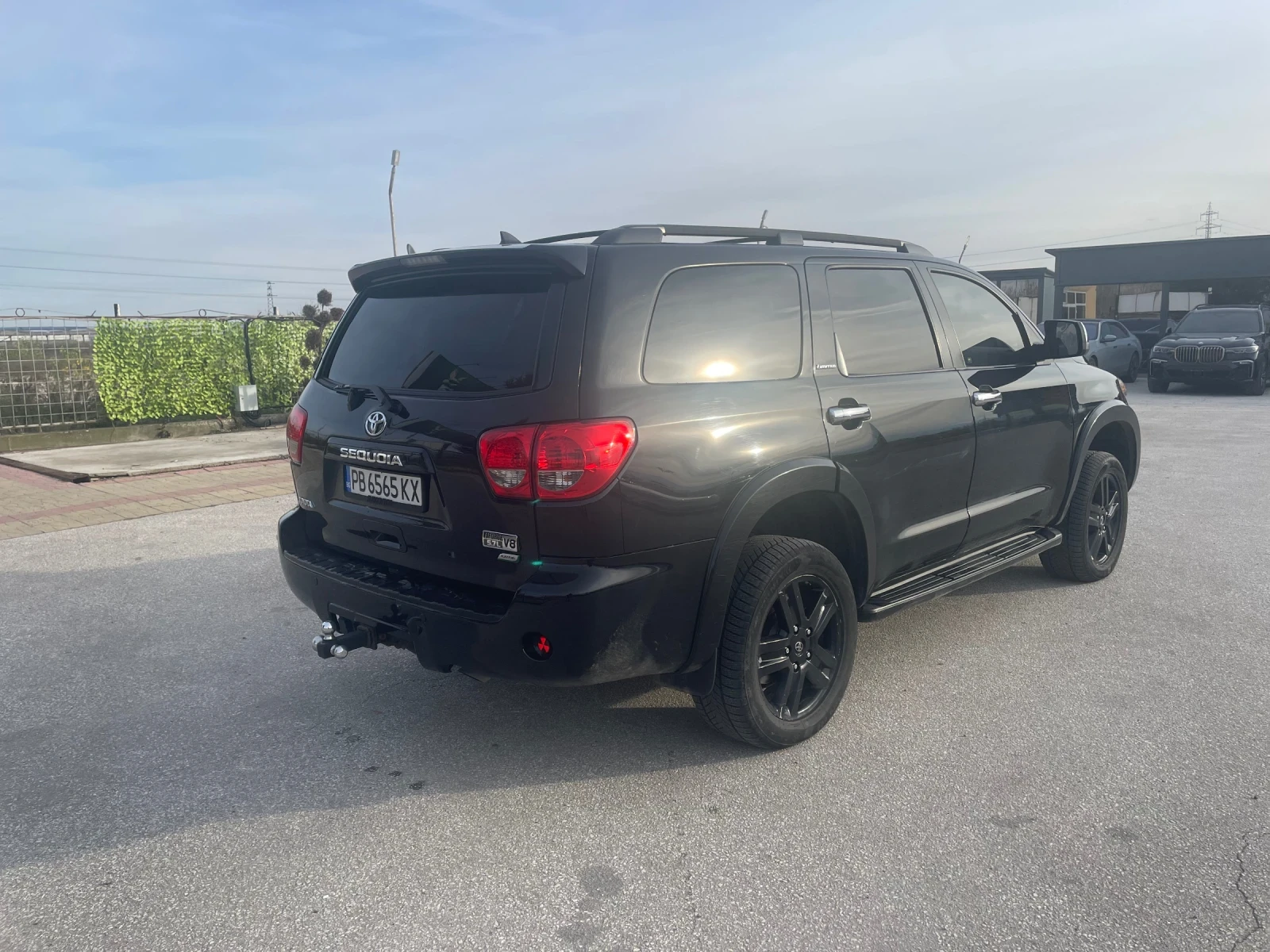 Toyota Sequoia  - изображение 7