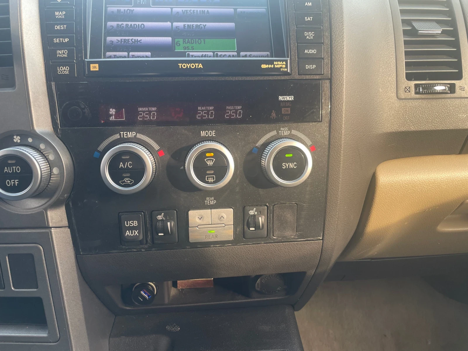 Toyota Sequoia  - изображение 9