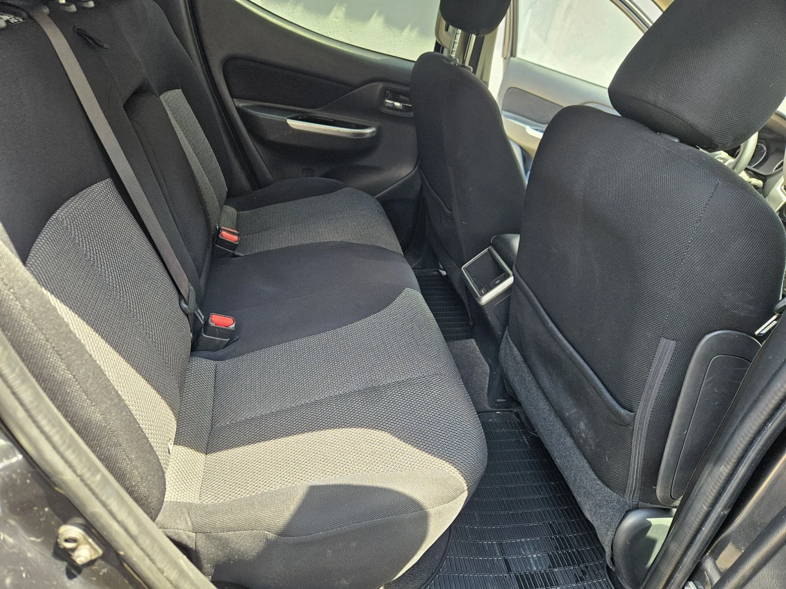 Mitsubishi L200 4x4 Automatic 150 к.с, снимка 11 - Автомобили и джипове - 54668473