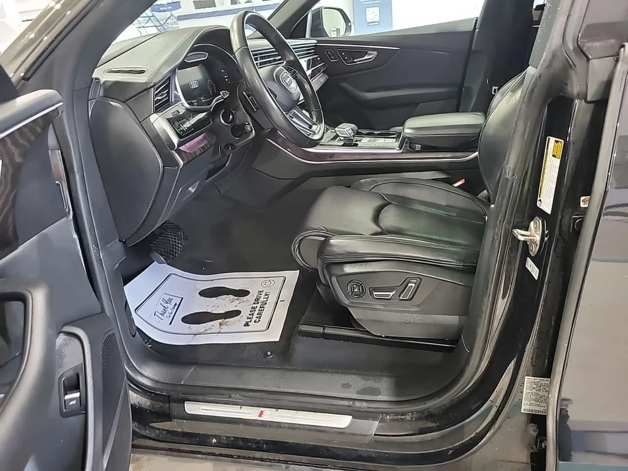 Audi Q8 * Technik * B&O * ОБДУХВАНЕ * ДИСТРОНИК * , снимка 5 - Автомобили и джипове - 54995879