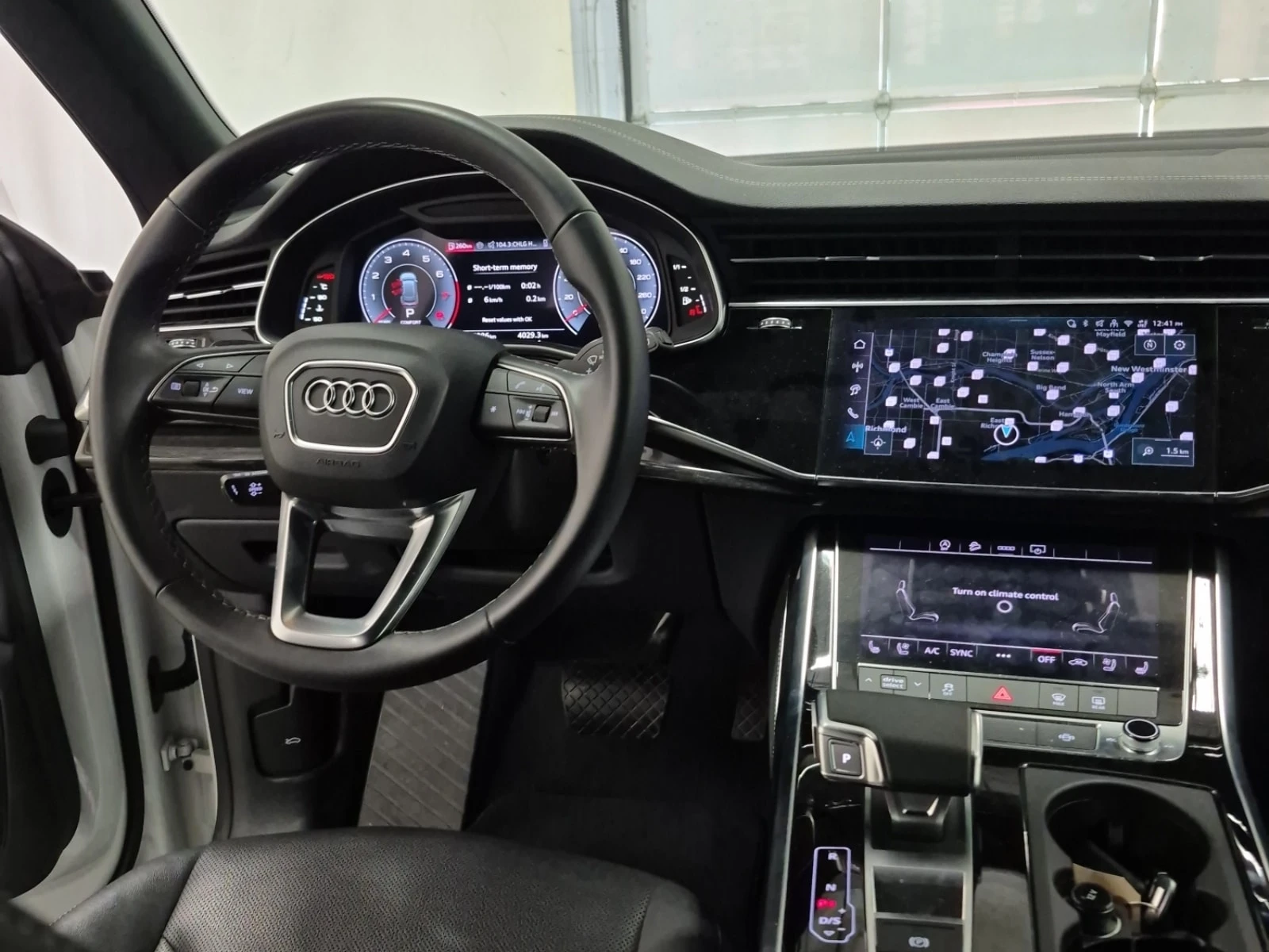 Audi Q8 * 55TFSI * S-Line * PROGRESSIV QUATTRO * CARFAX * , снимка 6 - Автомобили и джипове - 56065982