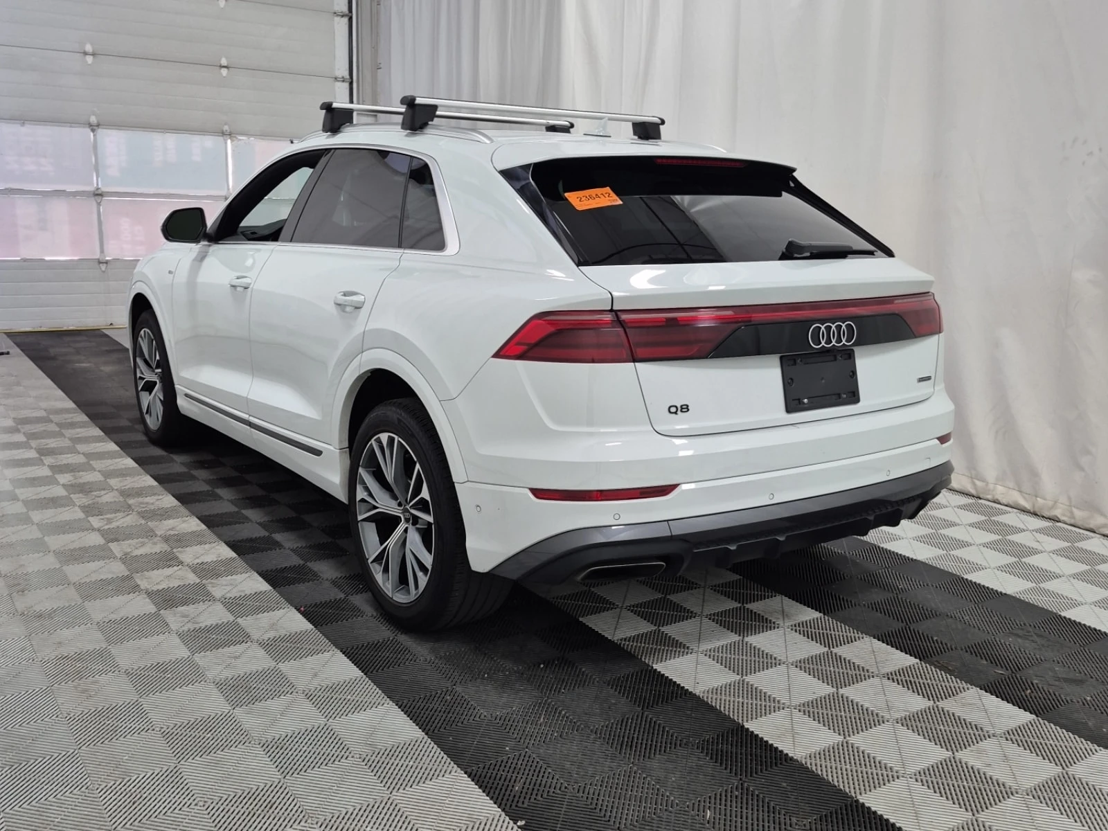 Audi Q8 * 55TFSI * S-Line * PROGRESSIV QUATTRO * CARFAX * , снимка 5 - Автомобили и джипове - 56065982