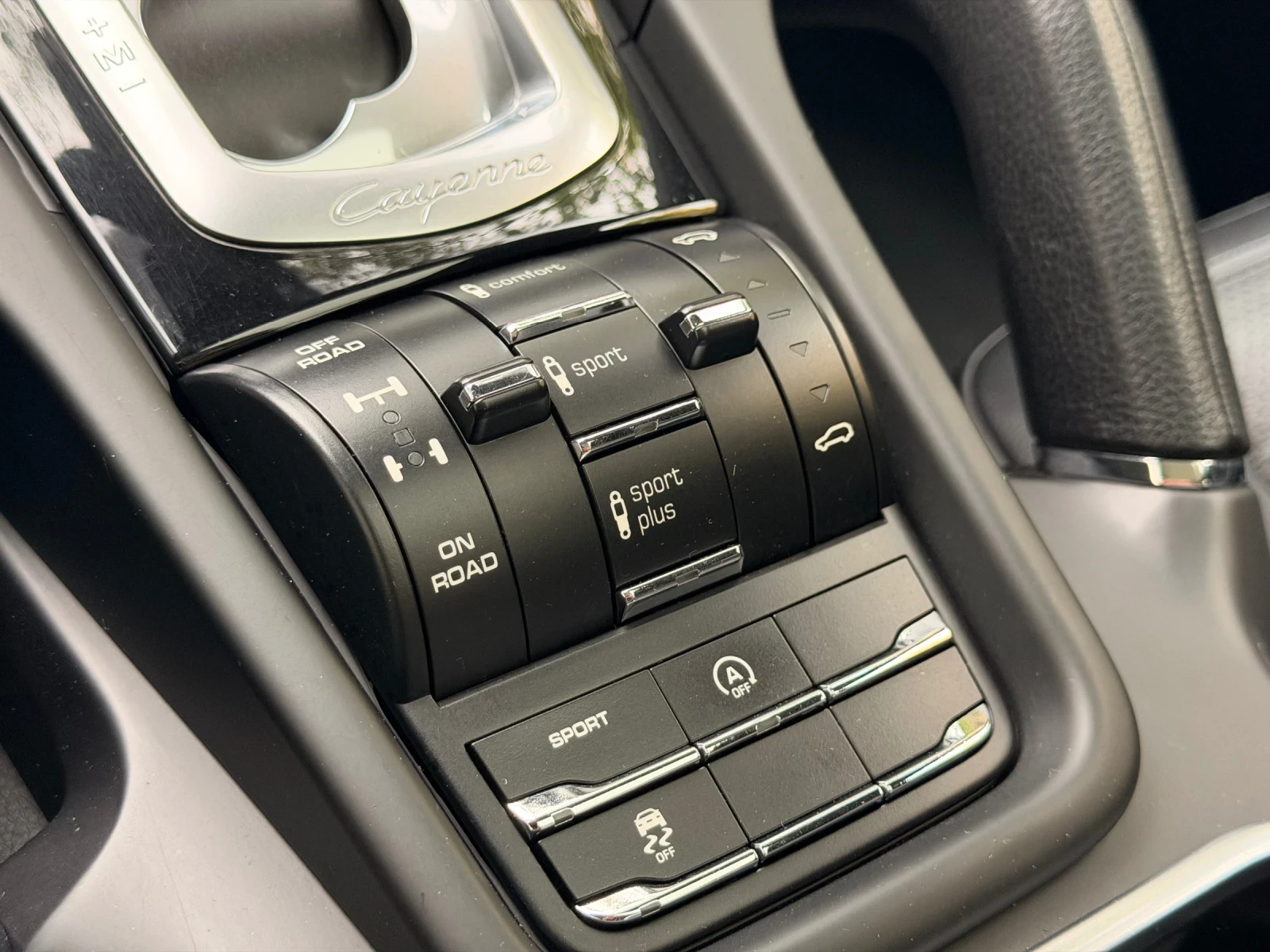 Porsche Cayenne 3.0d , снимка 13 - Автомобили и джипове - 56734100