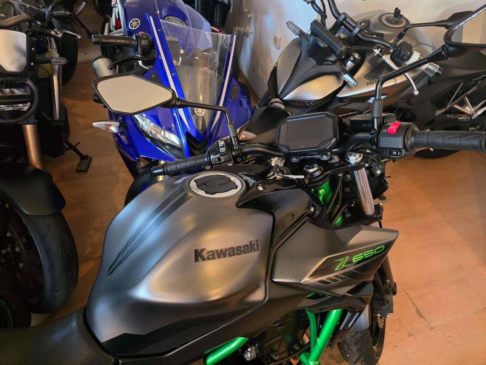 Kawasaki Z 650  2 броя A2!!35kw!!! TRC+ ABS !!!, снимка 14 - Мотоциклети и мототехника - 55451543