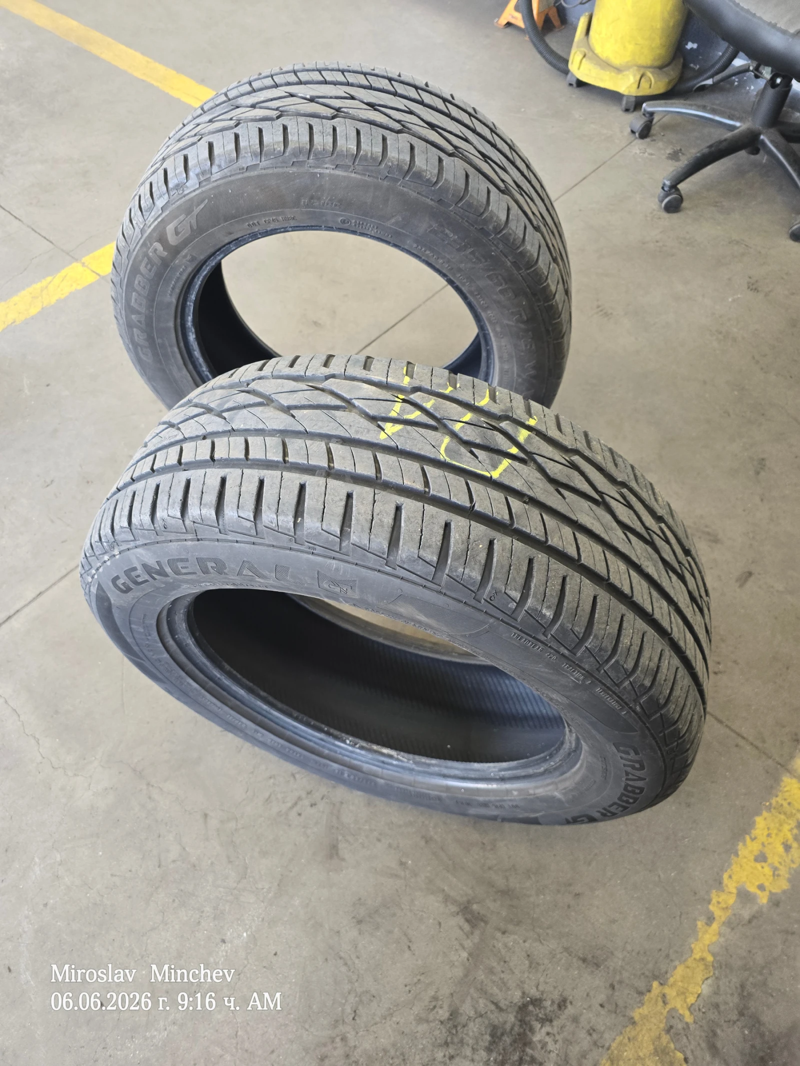 Гуми Летни 235/60R18, снимка 2 - Гуми и джанти - 54802096